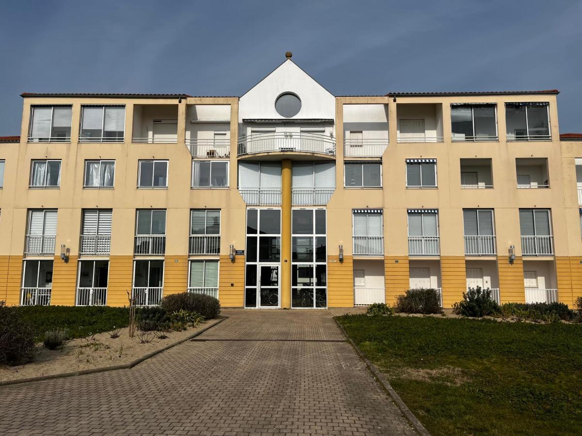 Appartement 1 Chambre, Avec Loggia Et Vue Sur Le Port Olona La Chaume Екстериор снимка