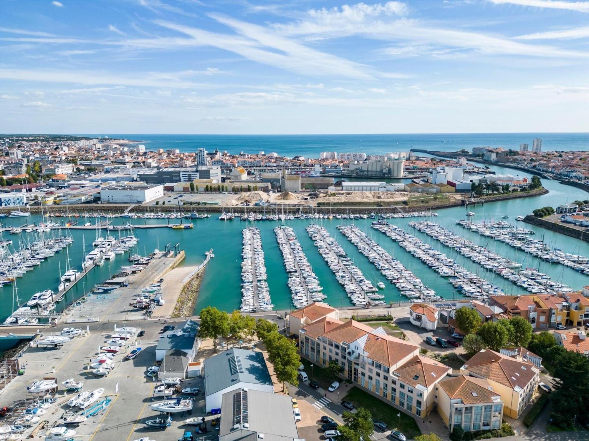Appartement 1 Chambre, Avec Loggia Et Vue Sur Le Port Olona La Chaume Екстериор снимка